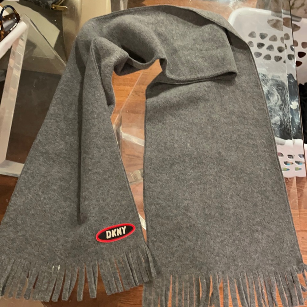DKNY gray bottom fringe soft scarf